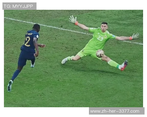 乌甲联赛阿根廷门将超远距离破门，皮球飞翔全场后弹地入网